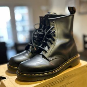 Classic 1460 Dr. Martens Boots